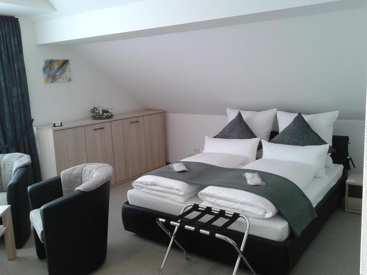 Dzt-Schwarzwaldhotel Garni Unterkirnach Kamer foto